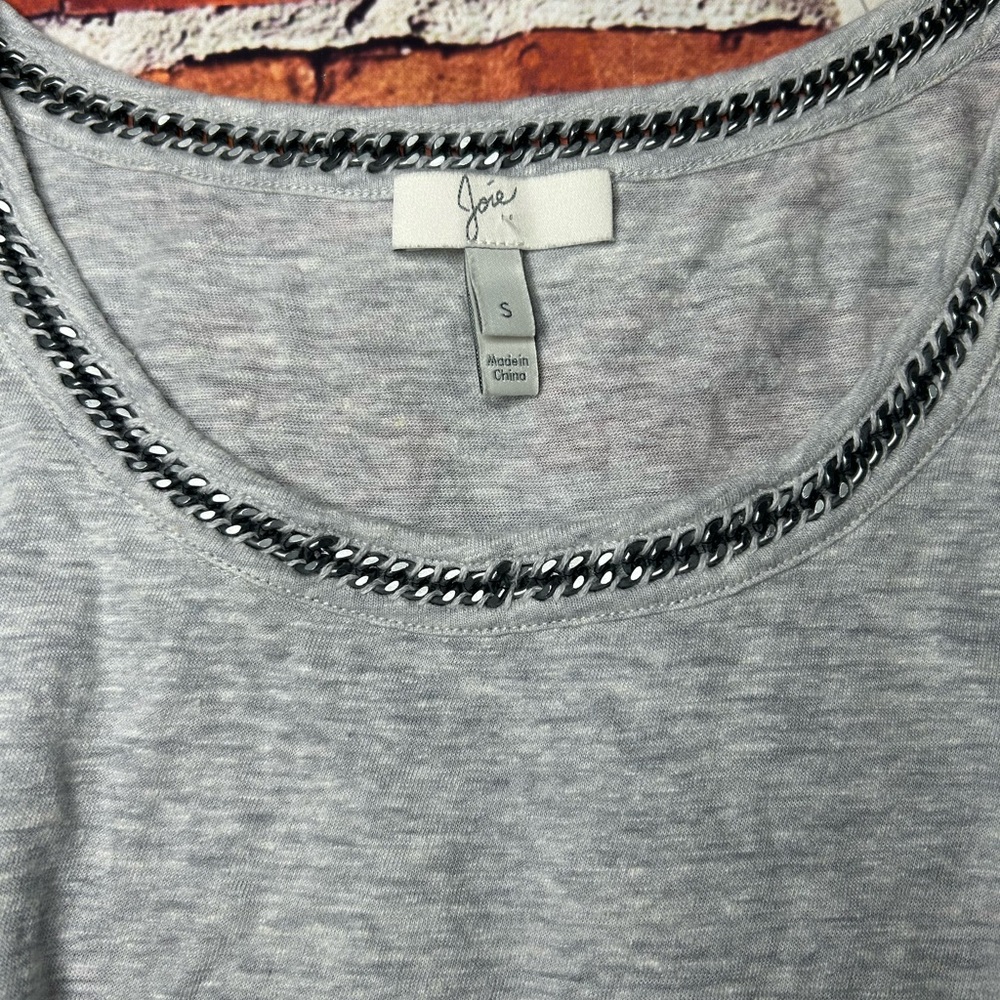 Gray Tee with Metal Chain Neckline Size Small - Picture 4 of 6